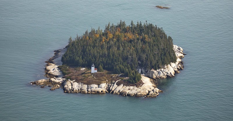 Deer Isle Thorofare (Mark Island) Lighthouse photo 4
